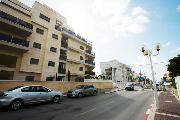 NAHARIYA, ISRAEL-MARCH 9, 2018: Street in the center of Nahariya, Israel — Stock Photo, Image