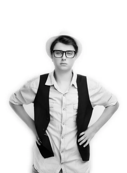 Portréja egy fiú a szemüvegek és a kalap — Stock Fotó