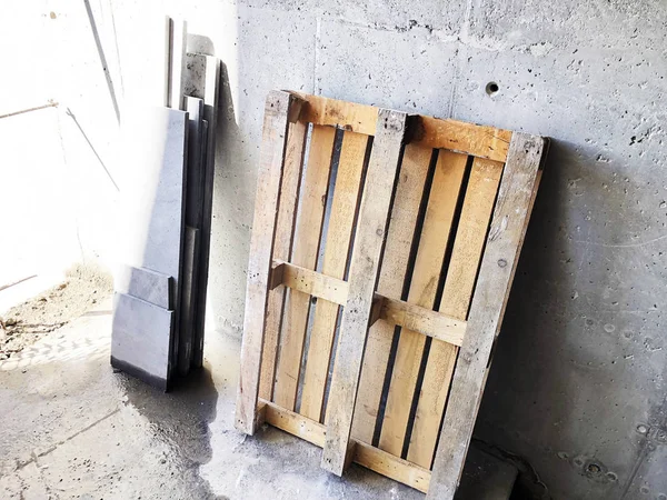 Materiale til reparasjoner i en leilighet er under oppføring ombygging og renovering – stockfoto