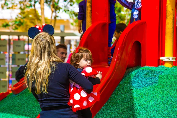 RISHON LE ZION, ISRAEL-MARCH 1, 2018: Children 's entertainment attraction in the park Gan Be Ivrit in Rishon Le Zion, Israel . — стоковое фото