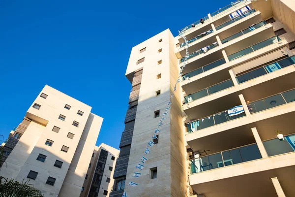 RISHON LE ZION, ISRAEL -APRIL 23, 2018: High residential building in Rishon Le Zion, Israel. — Stock Photo, Image