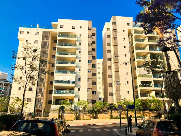 リション ル ザイオン、イスラエル-2018 年 4 月 23 日: リション ル ザイオン、イスラエルの高い住宅ビル. — ストック写真