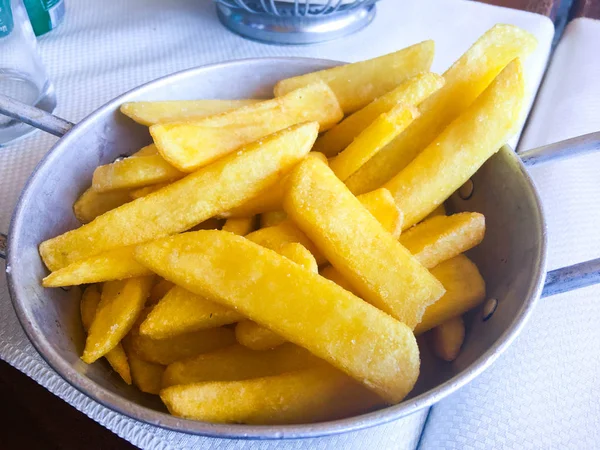 Pomme de terre gratuite dans un restaurant en Israël — Photo