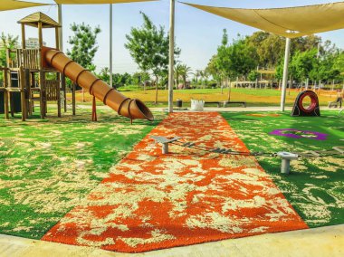 Çocuk eğlence, eğlence parkta açık havada. 