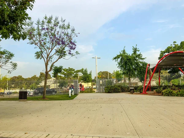 RISHON LE ZION, ISRAEL - APRIL 30, 2018:  Entrance in the park in Rishon LeZion, Israel — Stock Photo, Image