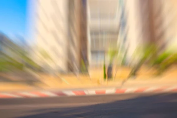 Αφηρημένη motion blur επίδραση. Πόλη σε μια ηλιόλουστη ημέρα — Φωτογραφία Αρχείου