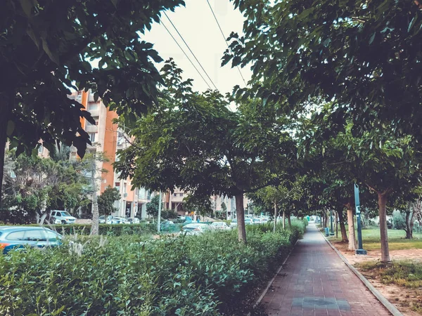 RISHON LE ZION, ISRAEL - 30 de abril de 2018: Rua em Rishon LeZion, Israel — Fotografia de Stock