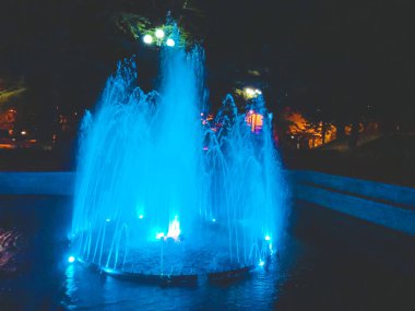 hareket farklı renk tonlarında bulanıklaştırıldı.