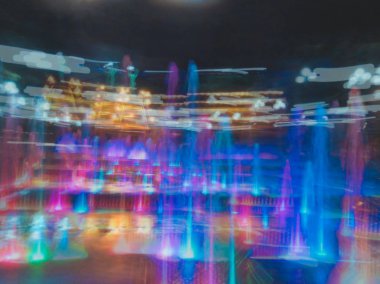 hareket farklı renk tonlarında bulanıklaştırıldı.