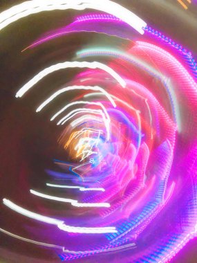 hareket farklı renk tonlarında bulanıklaştırıldı.