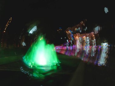 hareket farklı renk tonlarında bulanıklaştırıldı.