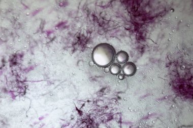 Sanatsal renkli arka plan ile baloncuklar. 