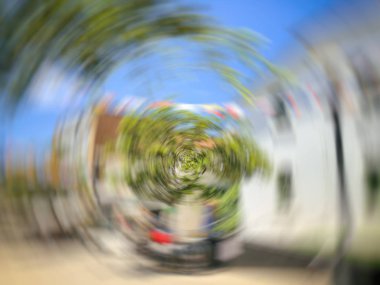 Soyut hareket bulanık efekt arka planı. Uzun pozda çekilmiş.