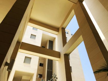 Rishon Le Zion, İsrail, Temmuz 04, 2018: Rishon Le Zion, İsrail 'deki konut binaları manzarası