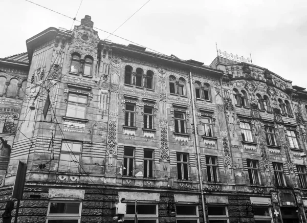 Lviv, Ukraine - 23 décembre 2018 : Rues et architecture de la vieille ville de Lviv par une journée ensoleillée . — Photo