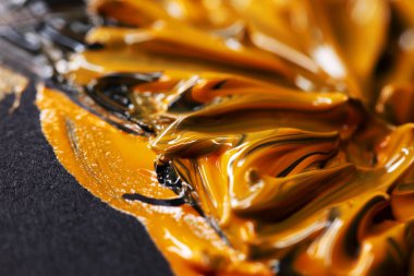 Soyut boyalı arka plan. Arkaplan turuncu renklerle boyanmıştı.