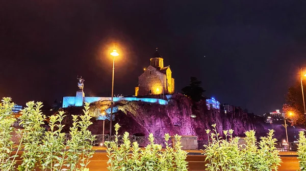 Beautiful night view of the old district. Old Tbilisi, winter in the city. — Stock Photo, Image