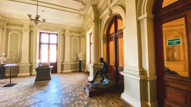 Lviv, Ukrayna - 7 Aralık 2019: Lviv 'deki Potocki Sarayı. Büyük salon. İç görünüm.