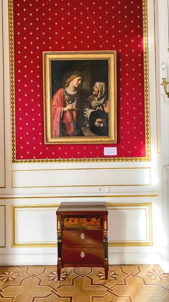 LVIV, UCRANIA - 7 DE DICIEMBRE DE 2019: Una enorme y hermosa pintura en las paredes del museo del Palacio de Potocki. Primer plano . — Foto de Stock