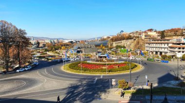 TBILISI, GEORGIA 17 ARALIK 2019: Avrupa Meydanı ve Tiflis 'in merkezinde Rike Park. Georgia