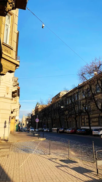 Lviv, Ukraine - December 08, 2019: Streets and architecture of the old city of Lviv — Stock Photo, Image