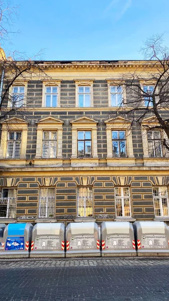 Lviv, Ukraine - 08. Dezember 2019: Straßen und Architektur der Altstadt von Lviv — Stockfoto