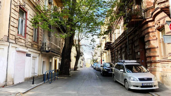 TBILISI, GEORGIA - APRIL 17, 2020: Tomma Tbilisi, Street är normalt låst med shoppare och trafik. — Stockfoto