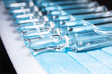 İlaçlı ampul şişesi. virüs aşısı