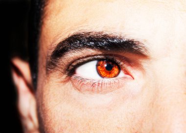 Güzel, anlayışlı bir bakış. Yakın çekim..