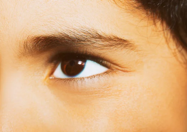 Imagem de um olho de criança de perto . — Fotografia de Stock