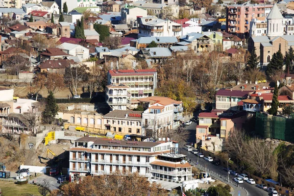 ТБИЛИСИ, Грузия 17 декабря 2019 г.: Прекрасный вид с воздуха на старую часть города Тбилиси, Грузия — стоковое фото