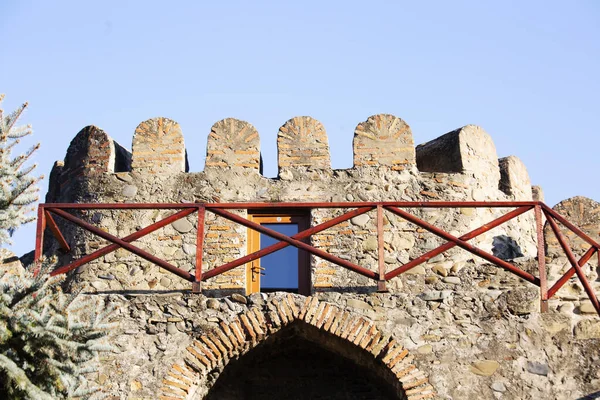 Svetitskhoveli Ορθόδοξος Καθεδρικός φράχτης κάστρο στην Mtskheta. Λεπτομέρεια ενός από τους τοίχους — Φωτογραφία Αρχείου