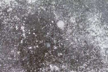 Hava tüpleri ile desenli donmuş ise yüzeyi.