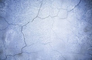 Beton duvar yapım aşamasında