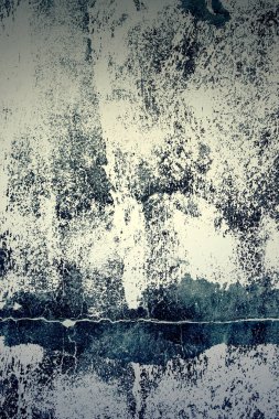 Beton duvar yapım aşamasında