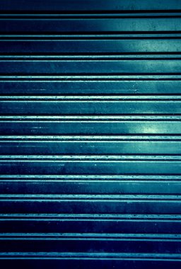 Bir duvar metal çit