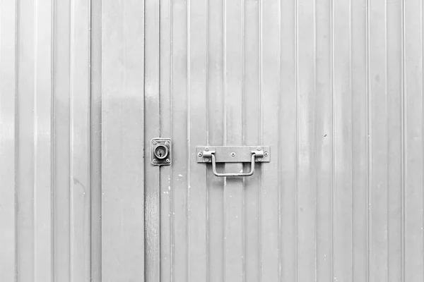 Puerta metálica azul —  Fotos de Stock