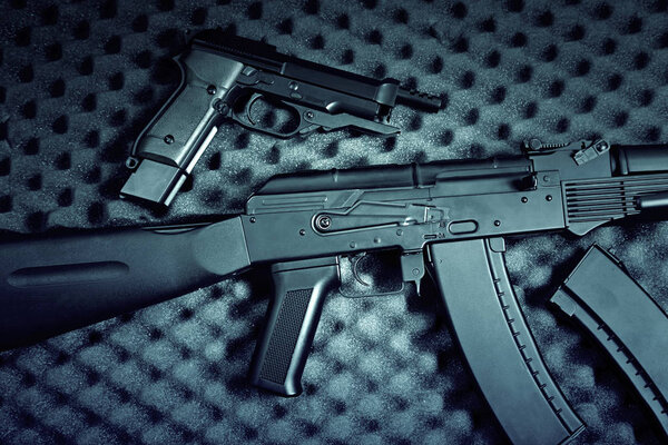 Оружие войны, преступность и опасность
