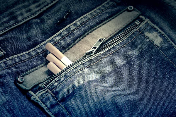 Snus i jeans — Stockfoto