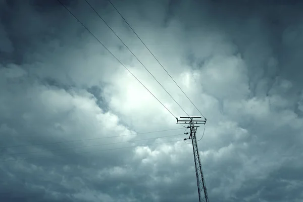 Tour électrique dans le ciel — Photo