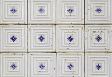 Tipik dekoratif karolar