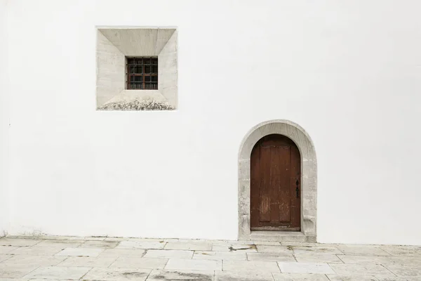 Porta medieval velha — Fotografia de Stock