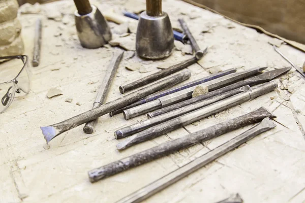 Starożytne kamienne narzędzia, aby wyrzeźbić ręcznie — Zdjęcie stockowe