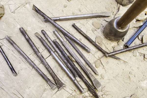 Oude stenen werktuigen te snijden met de hand — Stockfoto