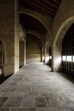 Antik şatonun içi, eski ortaçağ binasının detayları.