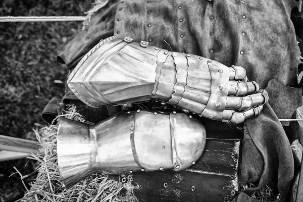 Middeleeuwse Harnas Handschoenen Handschoenen Detail Van Stalen Harnas Oorlog — Stockfoto