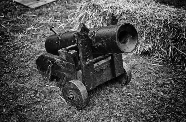 Gamla Medeltida Kanoner Detaljer Forntida Krigsvapen Kulor — Stockfoto