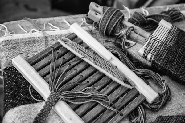 Draaien Met Een Houten Spinnewiel Ambachtelijk Detail Draadproductie — Stockfoto