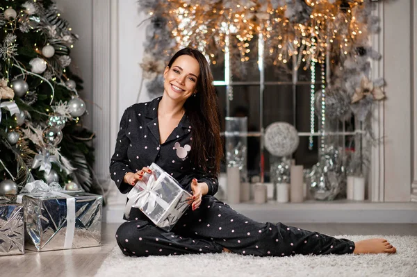 Cute Chic Brunette Pajamas Carpet Fireplace — Stock Photo, Image