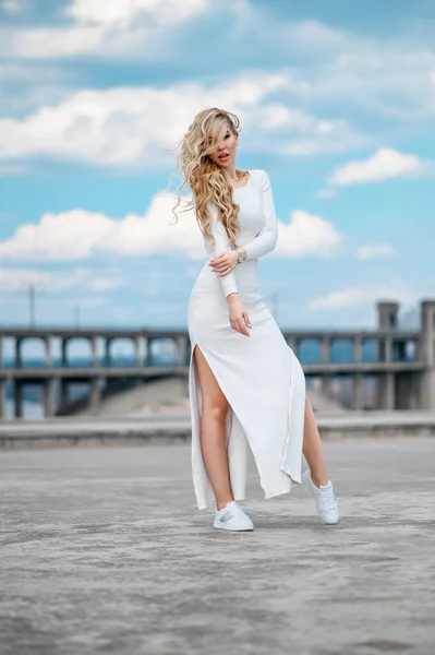 Charming Long Haired Blonde White Tight Fitting Dress Walks City — Stock Photo, Image